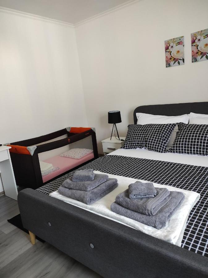 Apartman Domi スルニュ エクステリア 写真