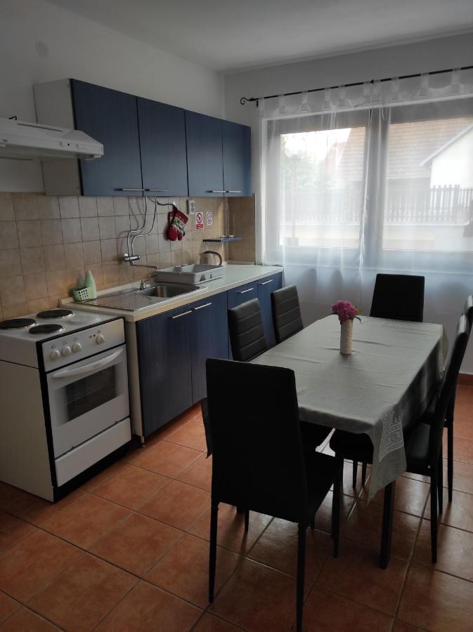 Apartman Domi スルニュ エクステリア 写真