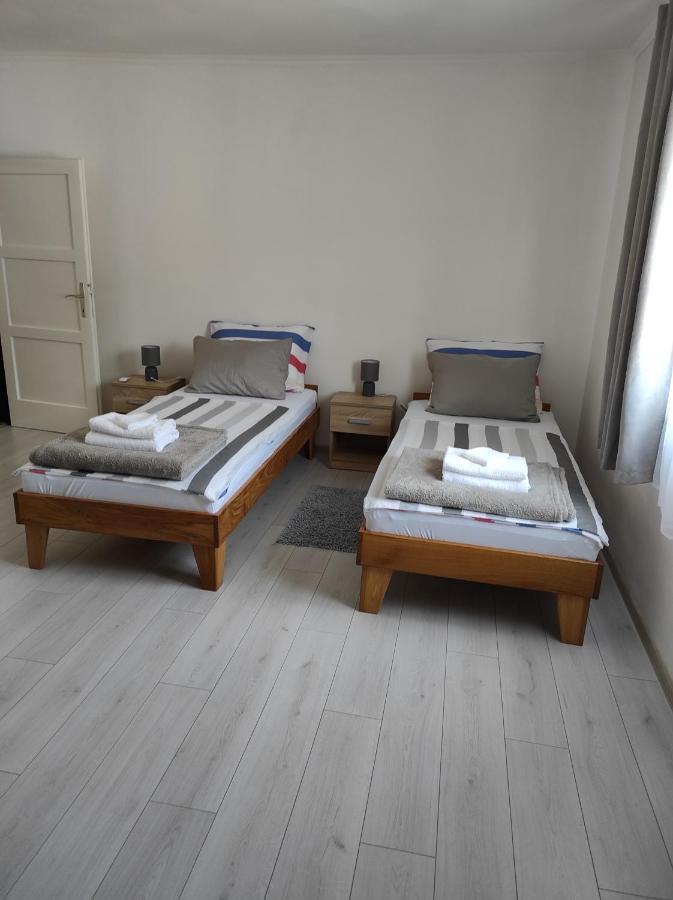 Apartman Domi スルニュ エクステリア 写真