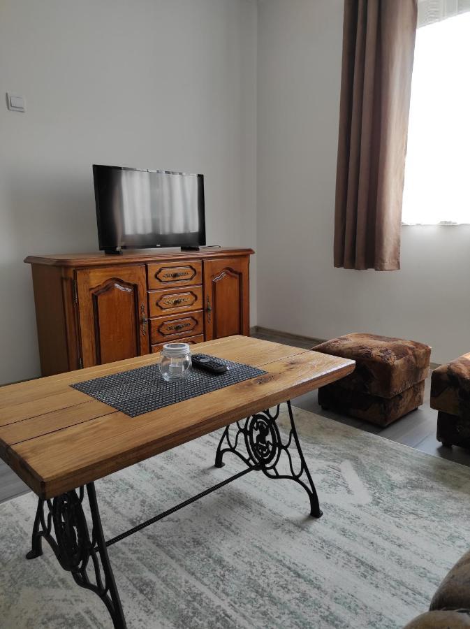Apartman Domi スルニュ エクステリア 写真